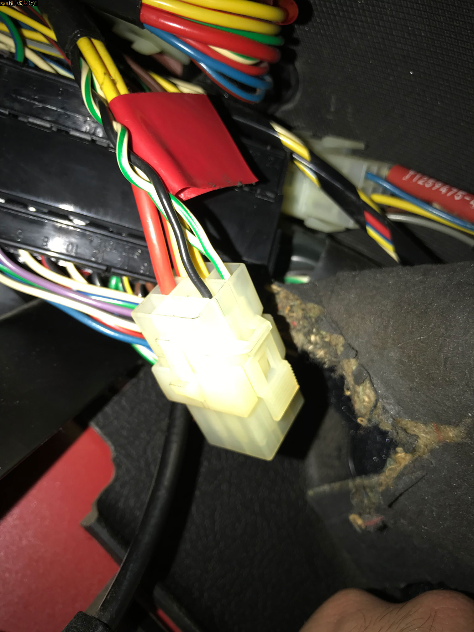 Volvo 200 -- 1993 Volvo 240 - Wiring Harness Connector