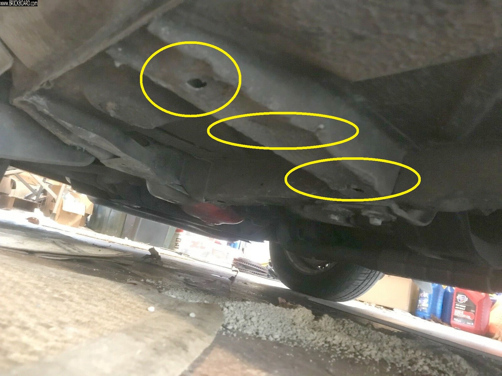 Volvo 200 -- Volvo 240 - Damaged Tubes from Incorrect Lift or Support