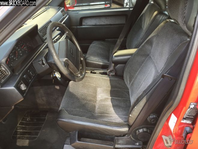Volvo 700 -- 1990 740 Turbo seats ("micro-checkered or peppered)