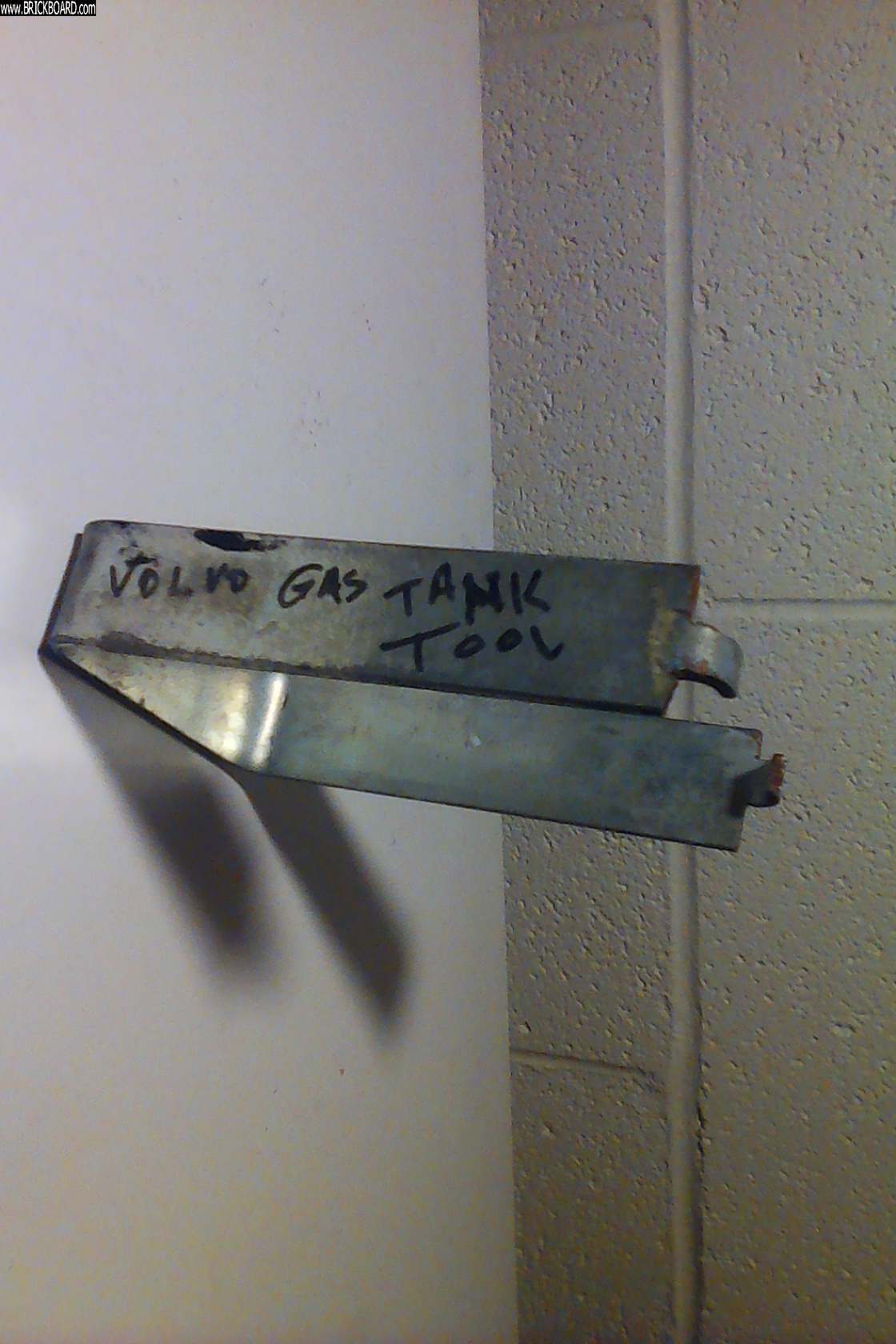 Volvo 200 -- In-Tank fuel pump tool