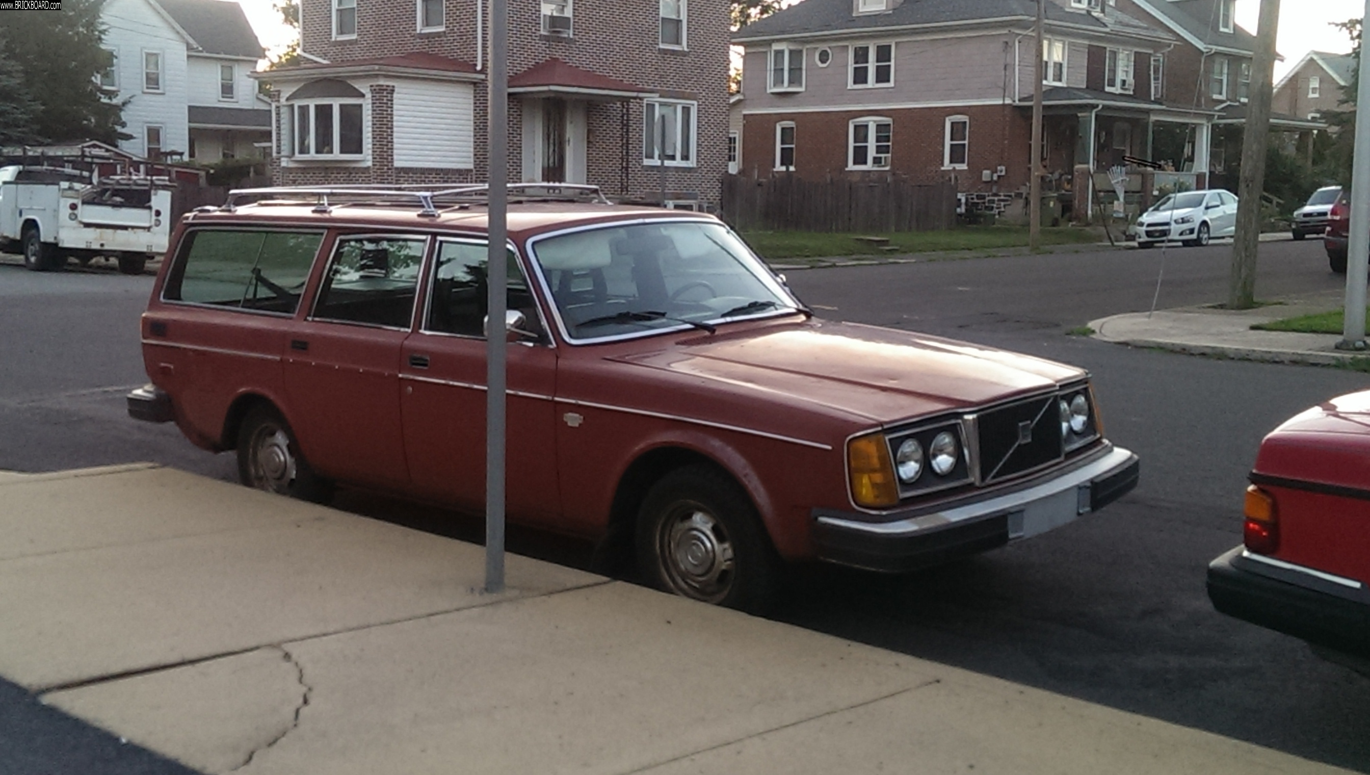 Volvo 200 -- 78 245