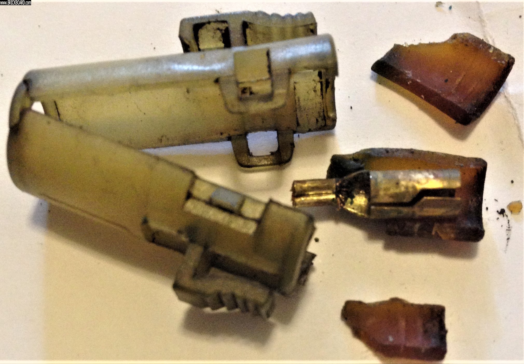 Volvo 200 -- Oil pressure sender connector