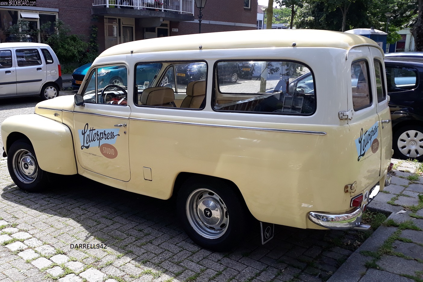 Volvo -- Sunshine yellow 2