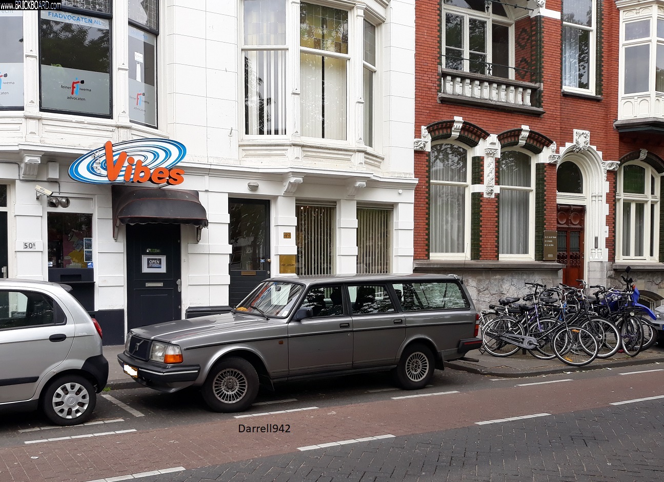 Volvo 200 -- Vibes Volvo